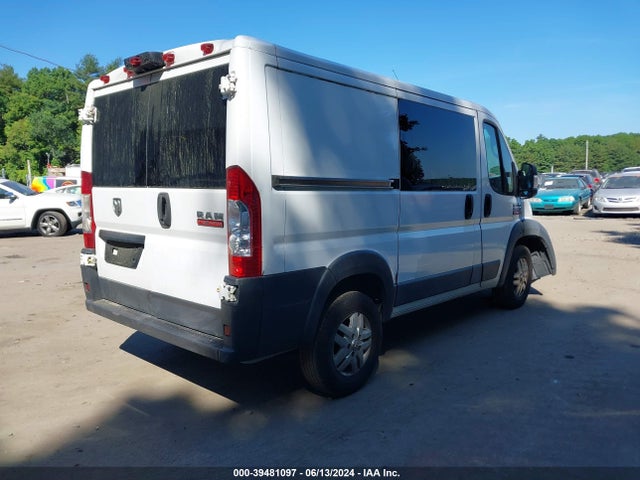 3C6TRVNG2JE156028 RAM Promaster 1500 Low Roof 118 Wb