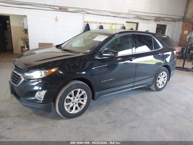 Chevrolet EQUINOX LT 2018 2GNAXSEV8J6320392 Image 2