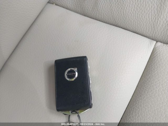 YV4L12RN7P1267769 Volvo Xc60 B5 Plus Bright Theme