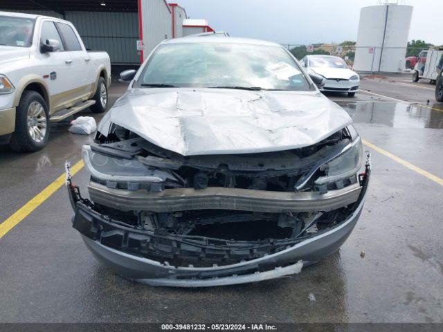 1C3CCCFB7GN162160 Chrysler 200 LX