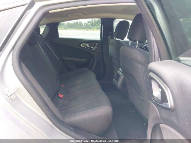 1C3CCCFB7GN162160 Chrysler 200 LX