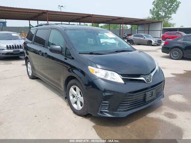 Toyota Sienna Le 8 Passenger 2018 5TDKZ3DC2JS922434 головне зображення