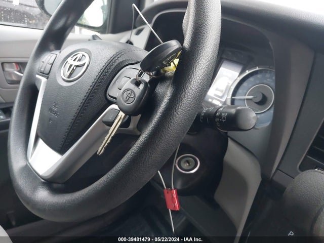 Toyota Sienna Le 8 Passenger 2018 5TDKZ3DC2JS922434 Image 11