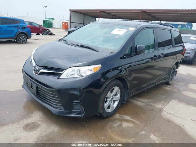 Toyota Sienna Le 8 Passenger 2018 5TDKZ3DC2JS922434 Image 2