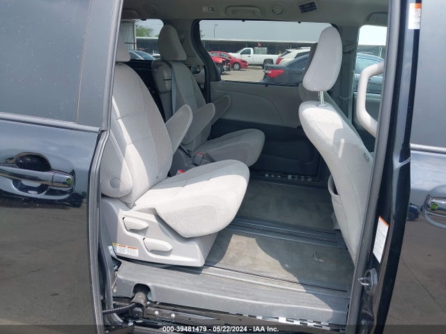 Toyota Sienna Le 8 Passenger 2018 5TDKZ3DC2JS922434 Image 8