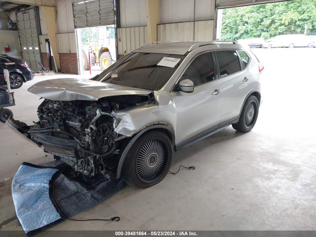 Nissan ROGUE SV 2017 KNMAT2MT4HP614323 Image 2