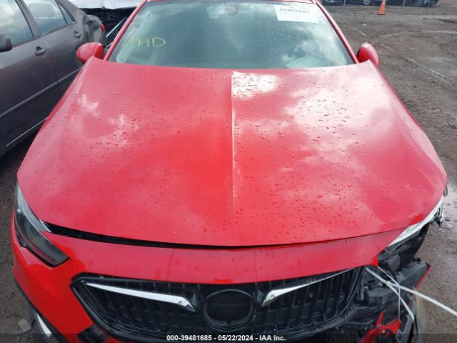 W04GV8SX2J1104570 Buick Regal Tourx Essence