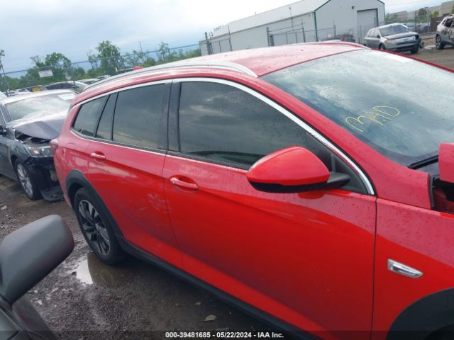 W04GV8SX2J1104570 Buick Regal Tourx Essence