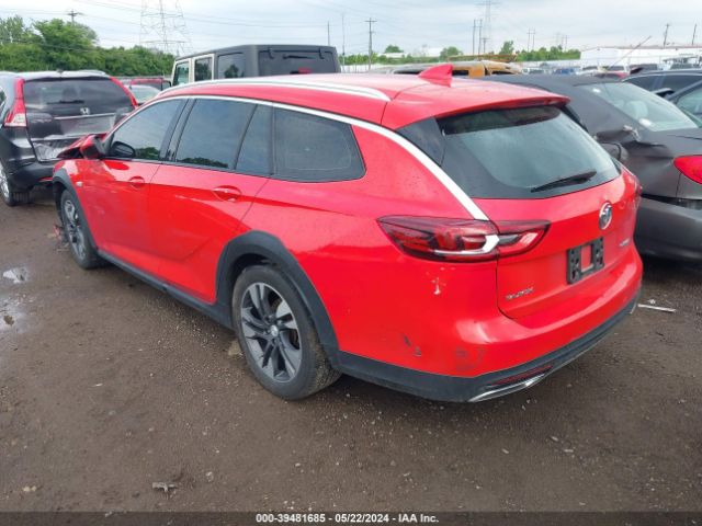 W04GV8SX2J1104570 Buick Regal Tourx Essence