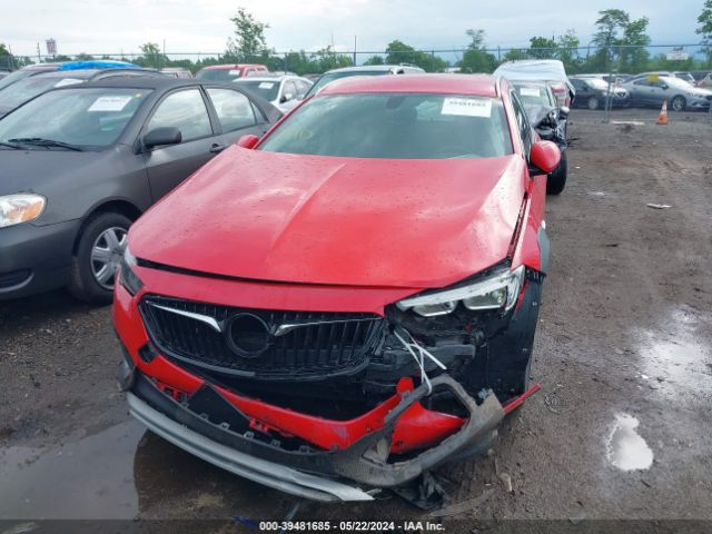 W04GV8SX2J1104570 Buick Regal Tourx Essence