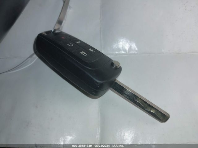 1G11D5SL1FF306698 Chevrolet MALIBU 2LT