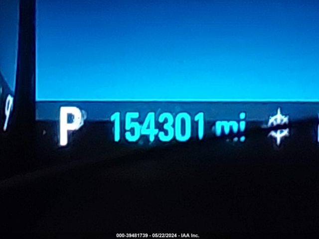 1G11D5SL1FF306698 Chevrolet MALIBU 2LT