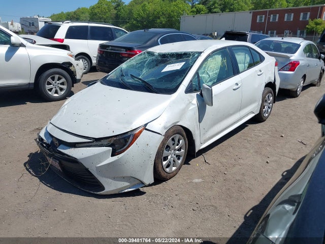 Toyota COROLLA LE 2023 JTDB4MEE6PJ010688 Image 2