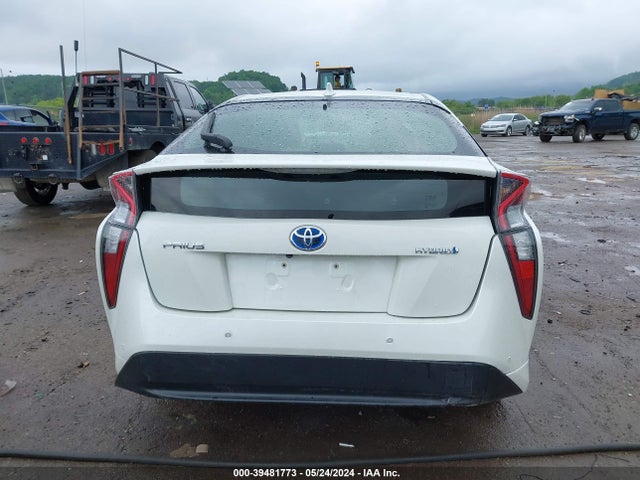 Toyota Prius Two 2017 JTDKBRFU3H3054873 Image 16