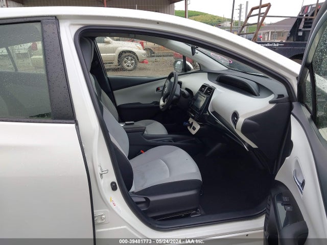 Toyota Prius Two 2017 JTDKBRFU3H3054873 Image 5