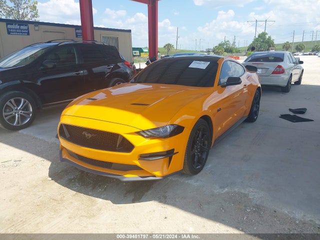 Ford Mustang Gt Premium 2018 1FA6P8CF2J5102527 Image 2