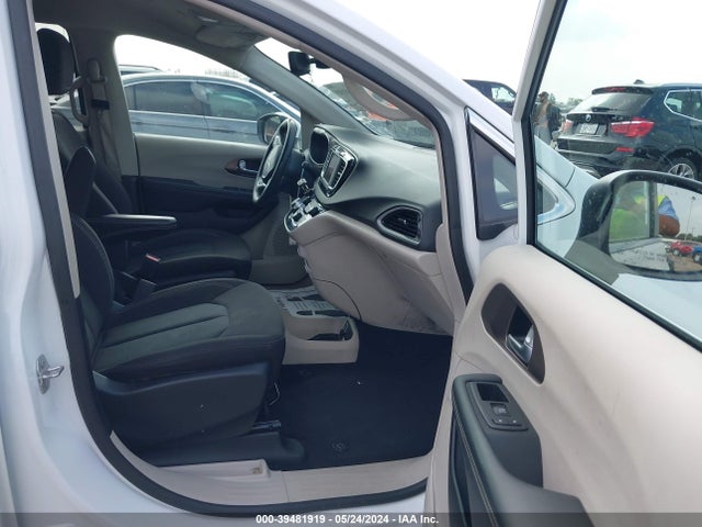 2C4RC1CG9PR551069 Chrysler Voyager Lx