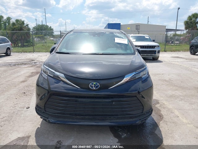Toyota SIENNA LE 2022 5TDKRKEC0NS117627 Image 12