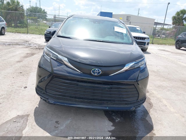 Toyota SIENNA LE 2022 5TDKRKEC0NS117627 Image 6