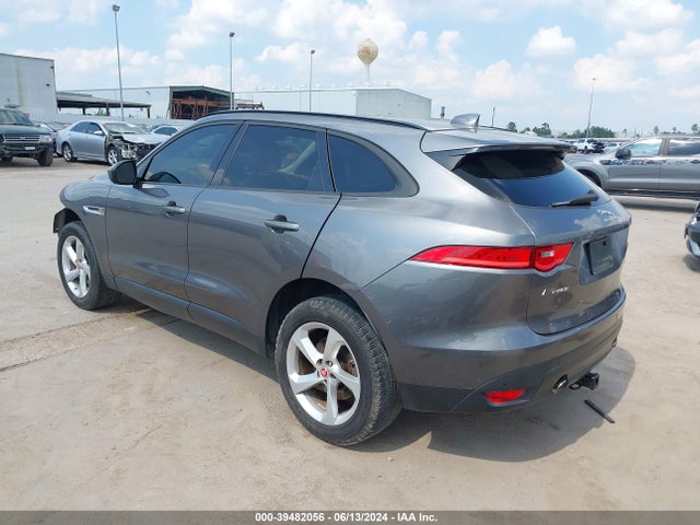 2018 JAGUAR F-PACE SADCJ2FX0JA250249 Photo 2