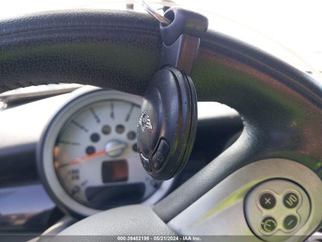 2008 MINI COOPER S WMWMF73548TT88213 Photo 10