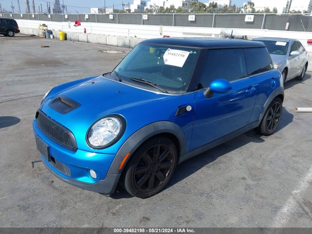 2008 MINI COOPER S WMWMF73548TT88213 Photo 1