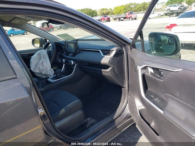 Toyota RAV4 LE 2020 2T3F1RFV8LW113578 Image 5