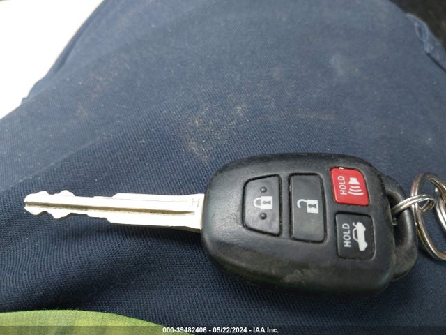 Toyota COROLLA LE 2016 5YFBURHE2GP366995 Image 11