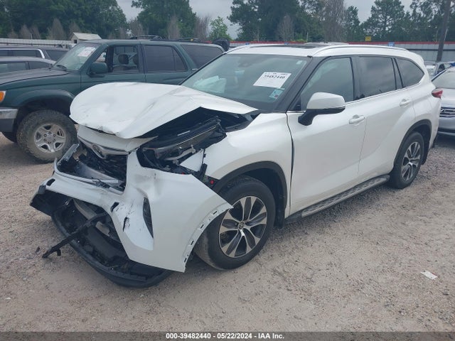 Toyota Highlander Xle 2021 5TDGZRAH1MS077976 Image 2