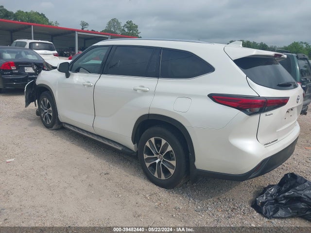 Toyota Highlander Xle 2021 5TDGZRAH1MS077976 Image 3