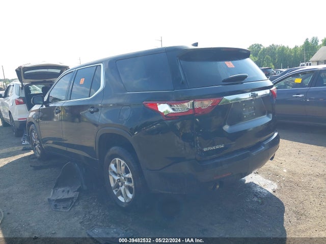 Chevrolet Traverse Ls 2019 1GNERFKW8KJ312913 Image 3