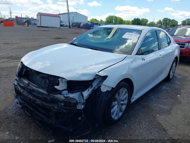 Toyota CAMRY LE 2019 4T1B11HK8KU185567 Image 2
