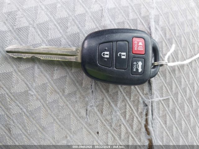 4T1BF1FK2EU410297 Toyota CAMRY SE