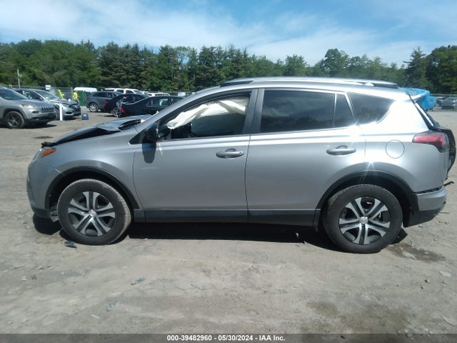 Toyota RAV4 LE 2018 JTMBFREV6JD242642 Image 14