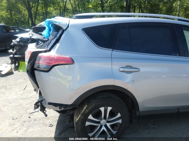 Toyota RAV4 LE 2018 JTMBFREV6JD242642 Image 18
