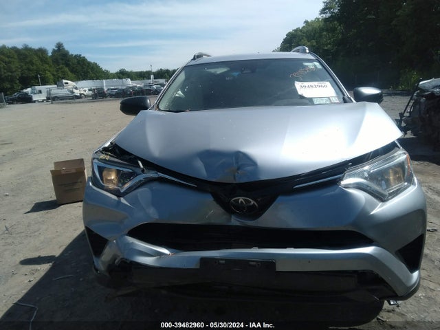 Toyota RAV4 LE 2018 JTMBFREV6JD242642 Image 6