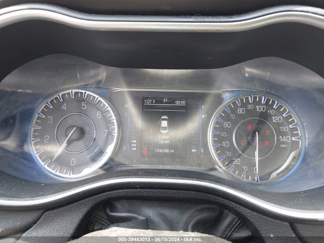 1C3CCCAB6FN612158 Chrysler 200 Limited