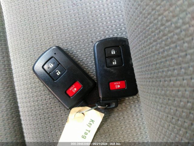 JTMRFREV7JD248593 Toyota Rav4 Xle