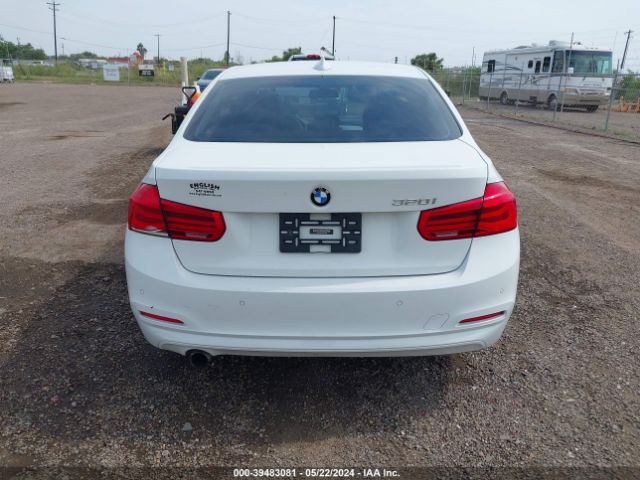 WBA8A9C5XHK619598 BMW 320i