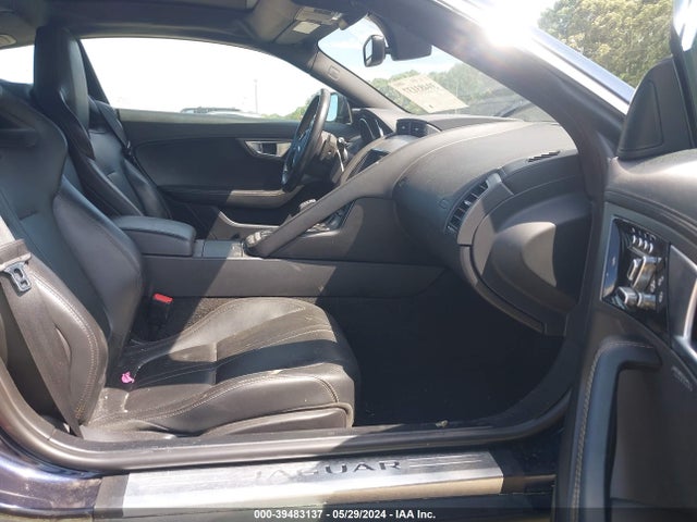 2017 JAGUAR F-TYPE SAJWA6AT2H8K39907 Photo 4