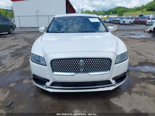 1LN6L9NC1H5607673 Lincoln Continental Reserve