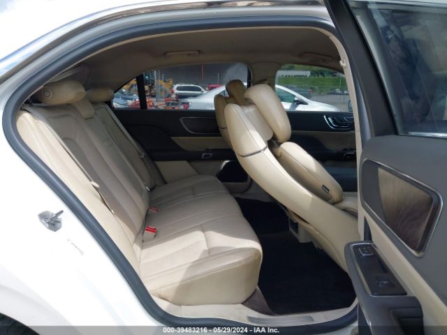 1LN6L9NC1H5607673 Lincoln Continental Reserve