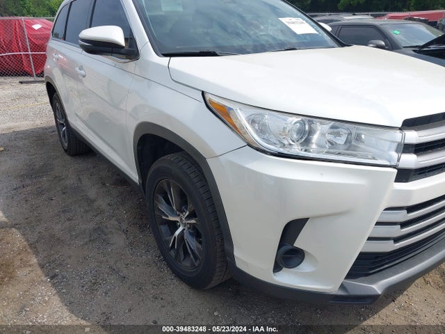 Toyota Highlander Le 2019 5TDZZRFHXKS360617 Image 17