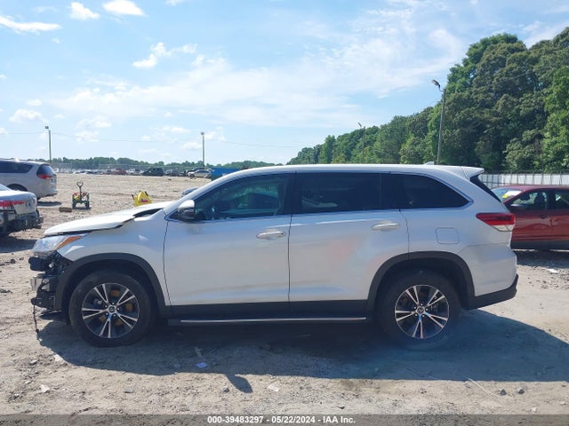 Toyota Highlander Le Plus 2019 5TDZZRFH7KS316901 Image 14