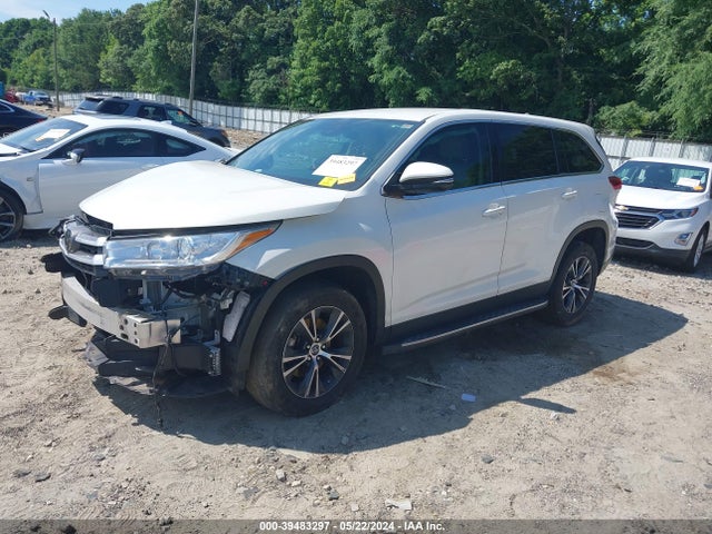 Toyota Highlander Le Plus 2019 5TDZZRFH7KS316901 Image 2