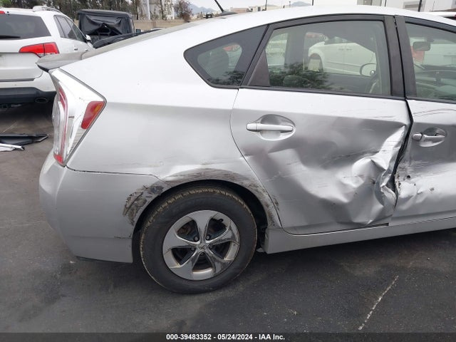 Toyota Prius Three 2015 JTDKN3DU6F0473175 Image 18
