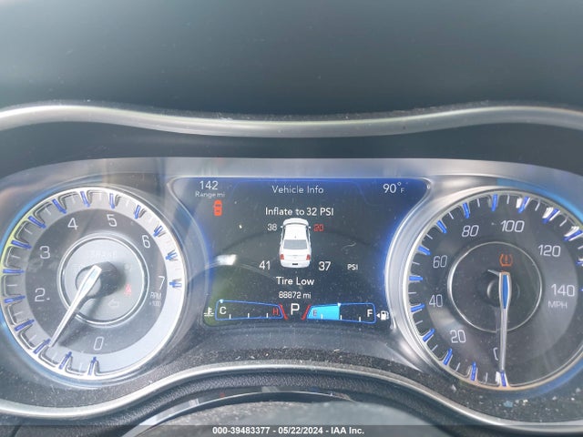 Chrysler 300 Anniversary Edition 2016 2C3CCAAG6GH182206 Image 7