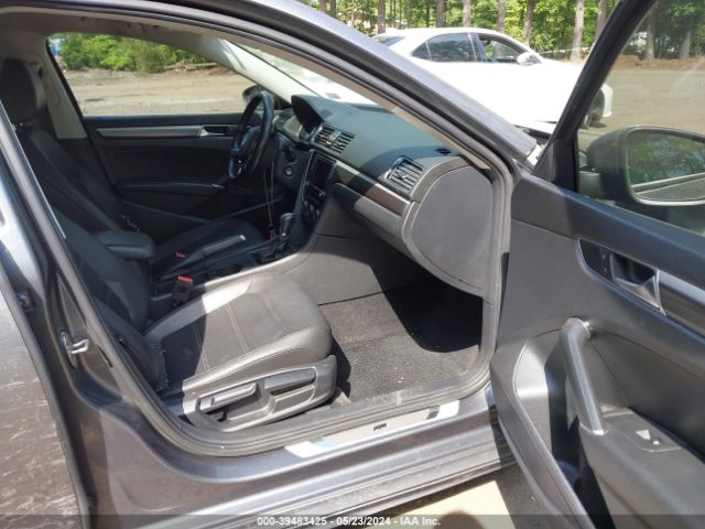 1VWAA7A38JC023462 Volkswagen Passat 2.0t R-line/2.0t S