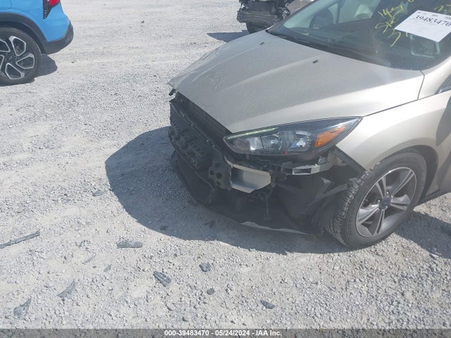 Ford FOCUS SE 2018 1FADP3FE6JL228155 Image 6