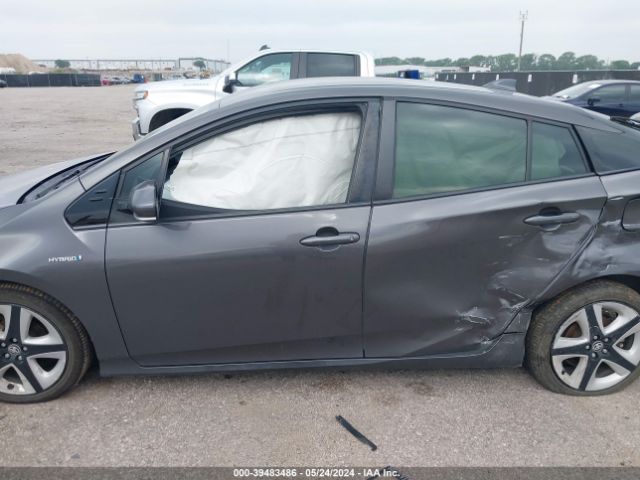 JTDKARFU0H3539135 Toyota Prius Four Touring